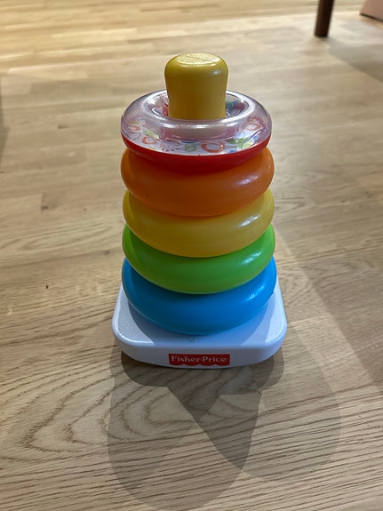 Fisher-Price värikäs rengaspino lelu vauvalle