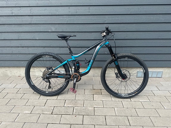 Giant stance täysjousitettu maastopyörä 27.5 S