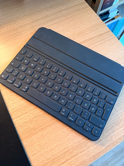 Apple Smart Keyboard Folio