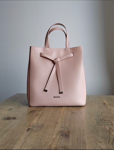 Hugo Boss käsilaukku