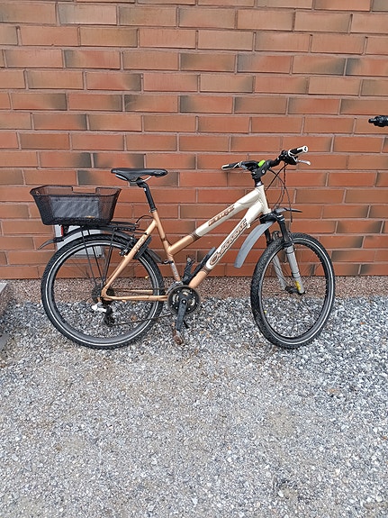 Crescent naisten hybridipyörä 26" M