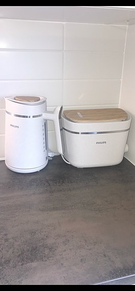 Philips vedenkeitin + leivänpaahdin – Erinomainen kunto