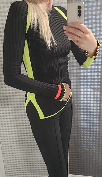 Escada neule. S