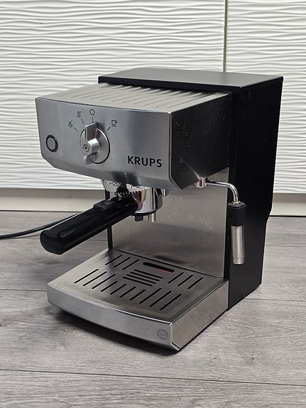 Krups espressokeitin teräs/musta
