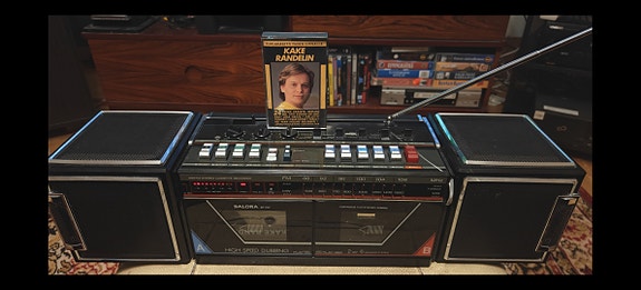 Salora SP 702 radio/kasettisoitin