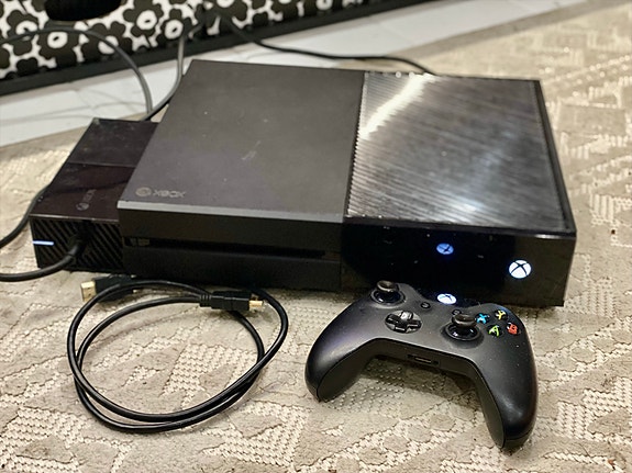 Microsoft Xbox One pelikonsoli