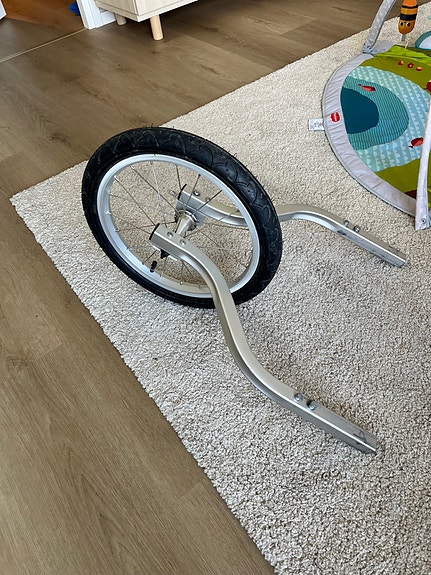 Thule Chariot Cougar lastenvaunujen etupyörä ja runko-osa