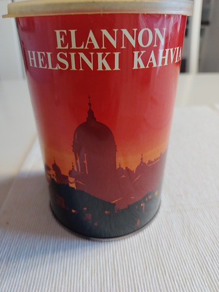 Peltinen kahvipurkki
