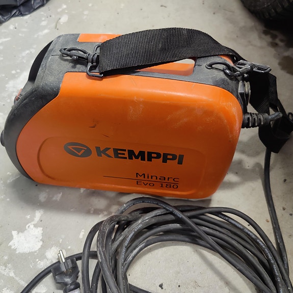 Vuokrataan Kemppi minarc evo 180 puikkohitsauskone