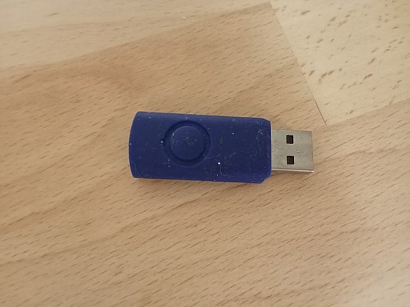2gb muistitikku