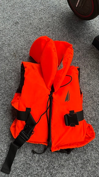 Oranssit lasten pelastusliivit koko 10-20kg