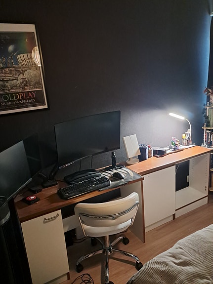 2 osainen tietokonepöytä