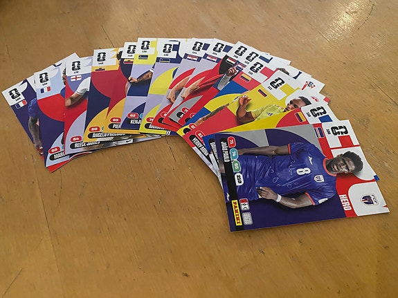 Halutaan vaihtaa Panini FIFA World Cup 2026 kortteja