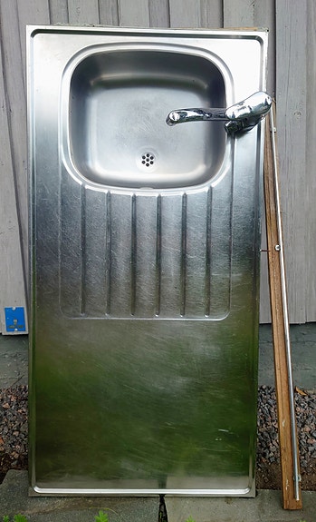 Myydään rst-tiskipöytä 600x1200 ja hana (Oras)