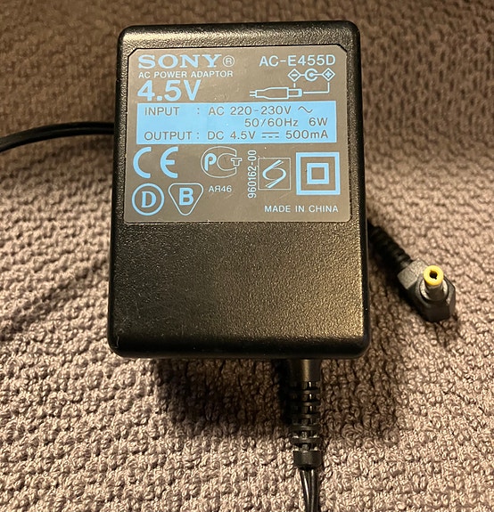 Sony AC Adaptor virtalähde 4.5V / 500mA
