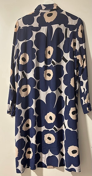 Marimekon Unikko-mekko (silkki)