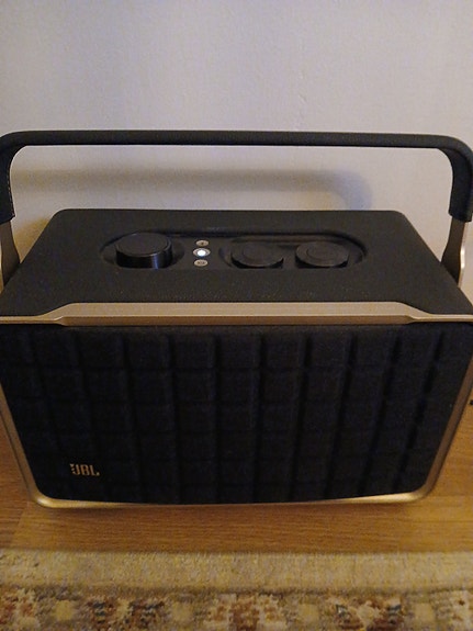 JBL Bluetooth-kaiutin kantokahvalla