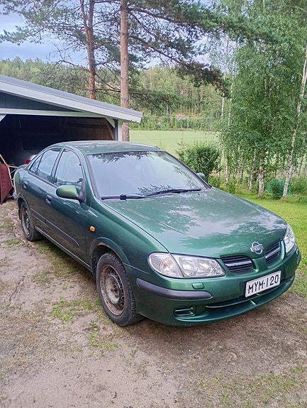 Nissan Almera II N16 1.5 -01 purkuauto osina