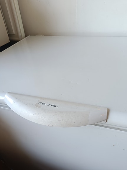Electrolux ECP21109W arkkupakastin valkoinen