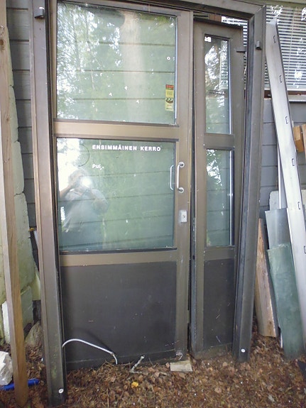 Alumiini ovi levikkeellä   100 + 30 cm korkeus 210 cm ,