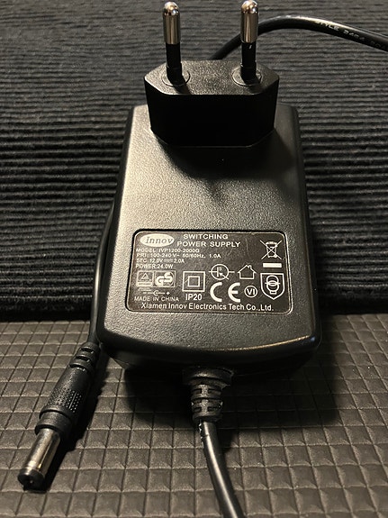 Innov AC Adaptor virtalähde 12V / 2.0A