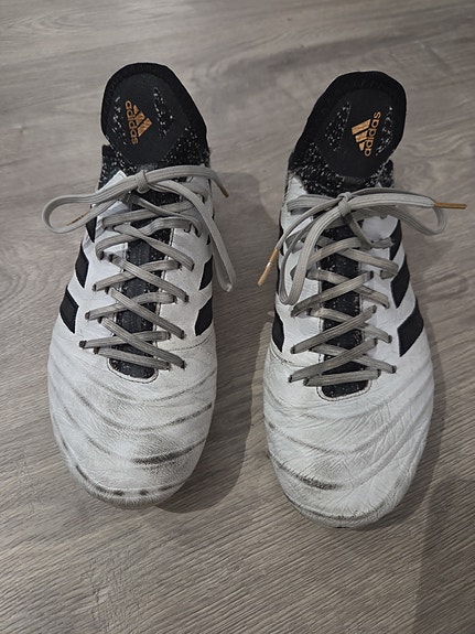 Adidas Copa jalkapallokengät koko 43 1/3