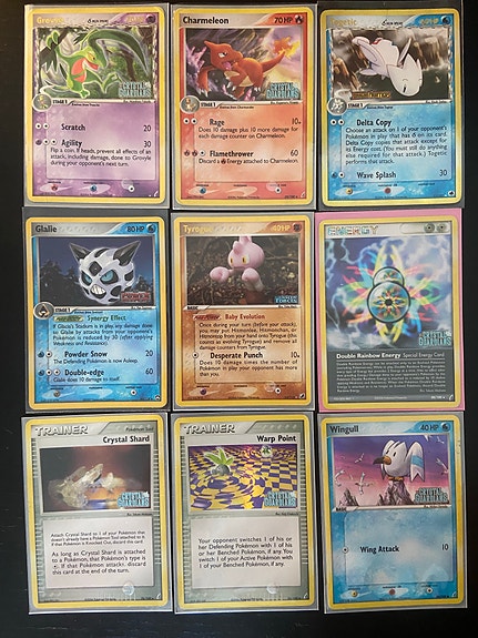 Paljon harvinaisia Pokemon-kortteja