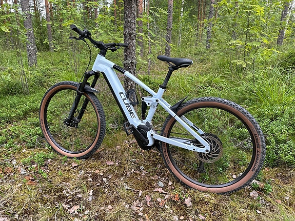 Cube Stereo Hybrid 120 Pro 625, Runko L