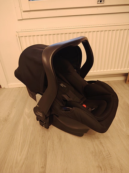 Britax Römer Primo turvakaukalo + telakka
