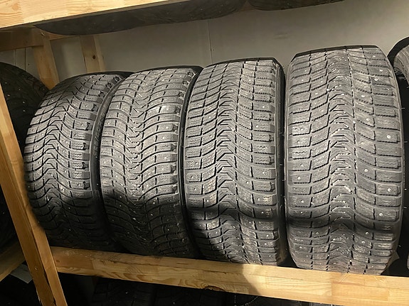Michelin X-Ice North 3 nastarenkaat 4kpl 225/40R19