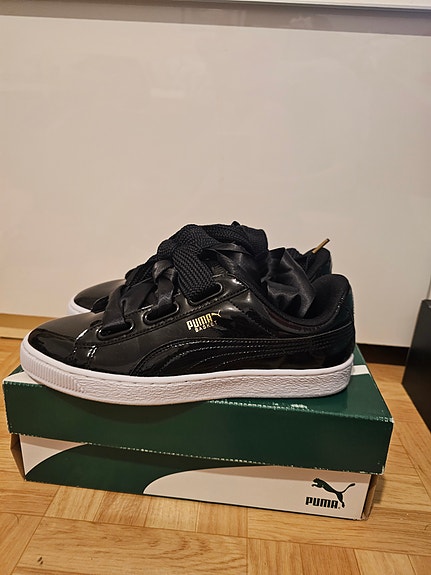 Puma basket heart patent kengät koko 40