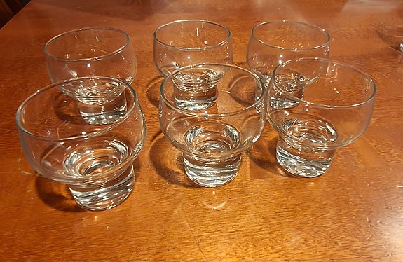 Jalalliset juomalasit