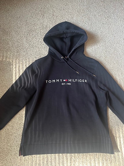 Tommy Hilfiger huppari