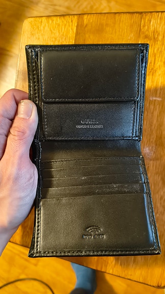 GUESS nahkainen lompakko miehille, musta