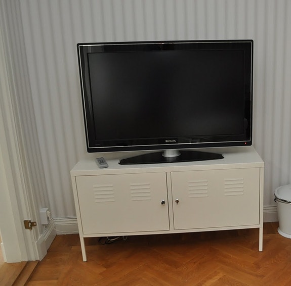 ikea ps valkoinen kaappi  (119x63 cm)