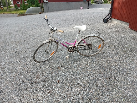 Naisten polkupyörä