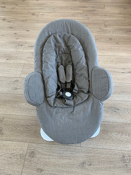 Stokke sitteri vauvalle harmaa