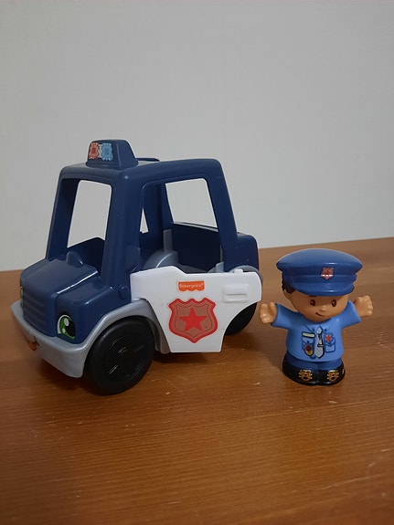 Fisher Price Little People poliisiauto ja hahmo