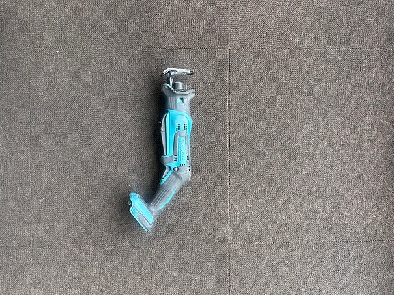 Makita DJR183 puukkosaha