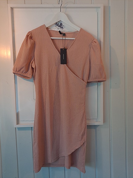 Vero modan mekko, M