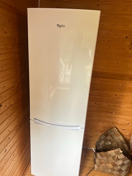 Whirlpool WBE3320 jääkaappipakastin valkoinen