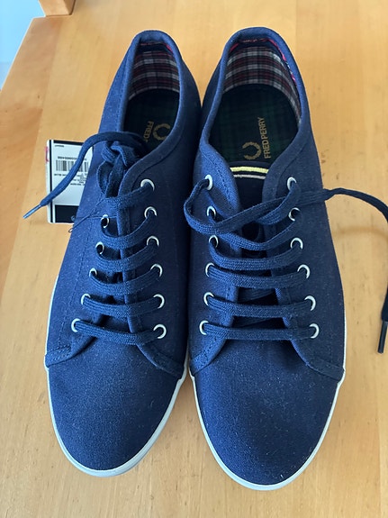 Uudet Fred Perry kangastennarit koko 41 tummansiniset