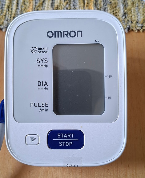 Omron verenpainemittari