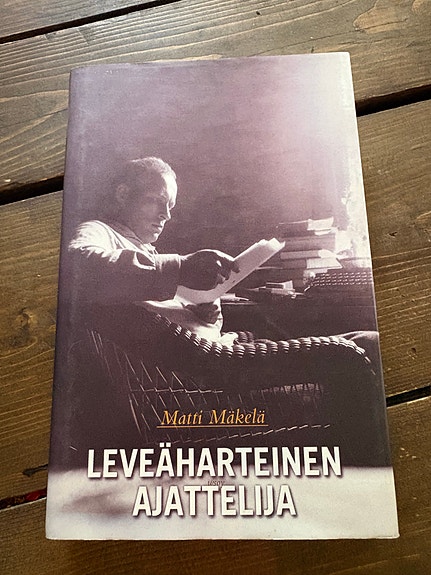 Matti Mäkelä: Leveäharteinen ajattelija- kirja