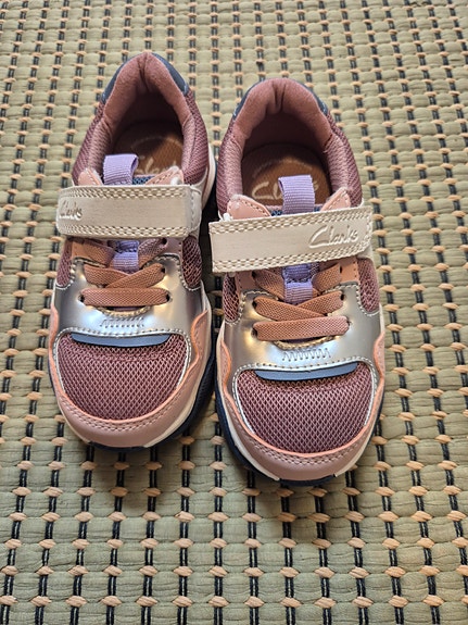 Clarks tennarit koko 25