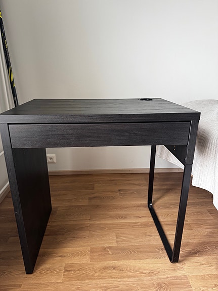 IKEA MICKE Työpöytä