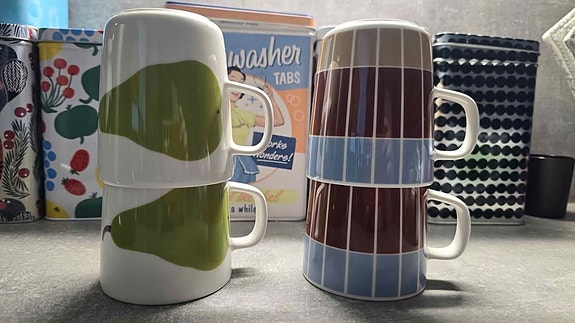 Marimekon mukeja (Tiiliskivi ja Päärynä)
