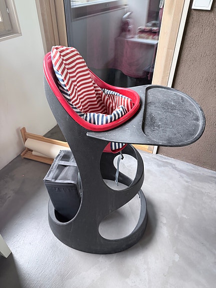 IKEA syöttötuoli tarjottimella