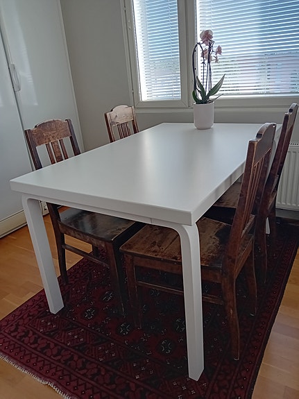 Alvar Aallon  ruokapöytä