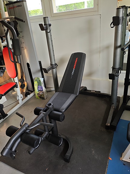 Weider Pro 490 DC penkkipunnerruspenkki ja teline